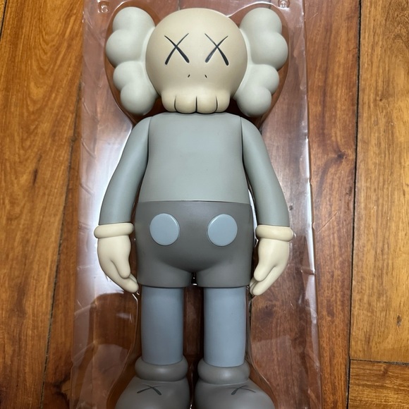 Kaws 5 Years Later (5YL) - Picture 4 of 6